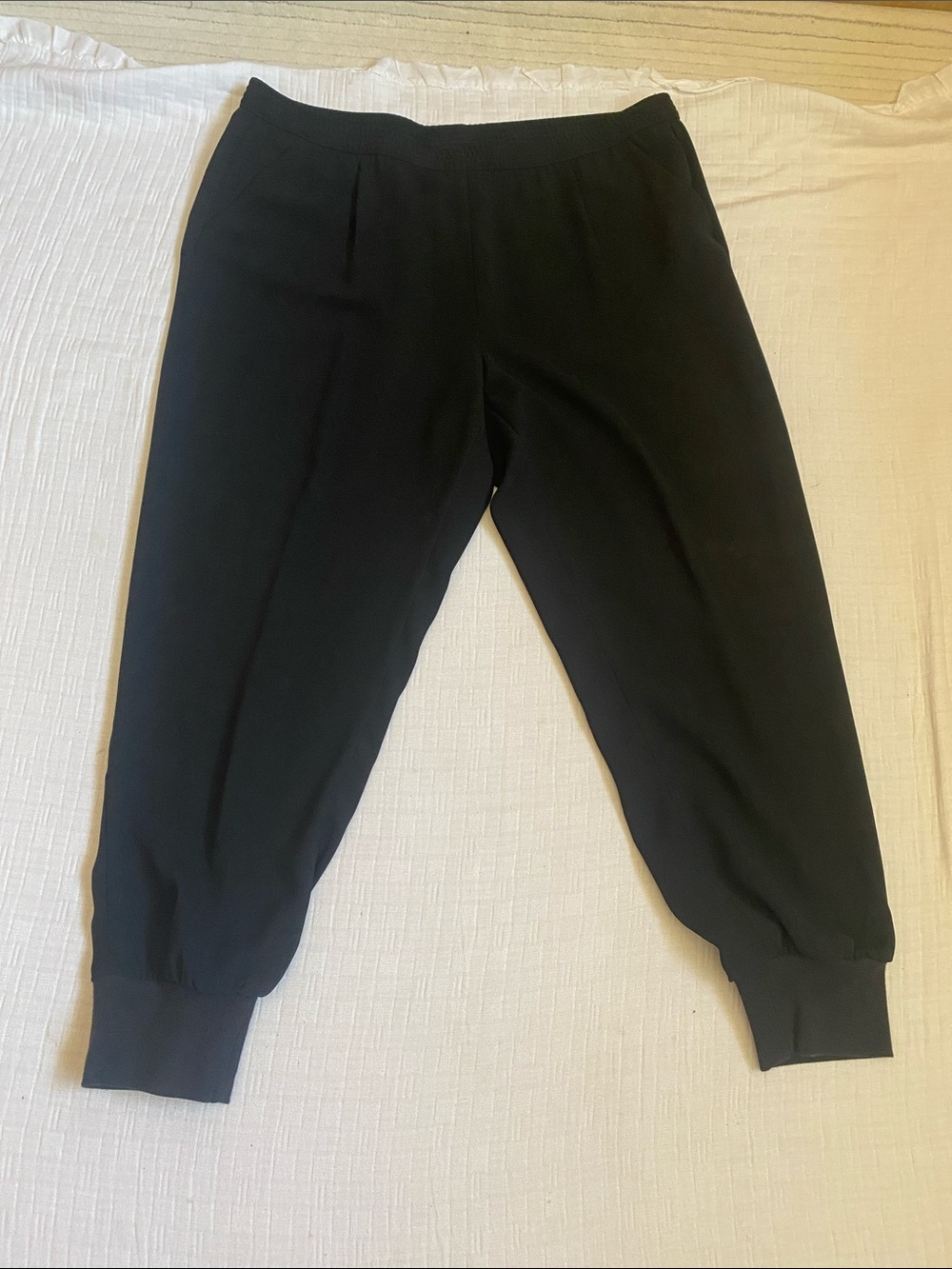 CHICO’S Black Relaxed Tapered Jogger Pants